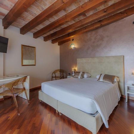 Hotel Degli Oleandri Sirmione Dış mekan fotoğraf
