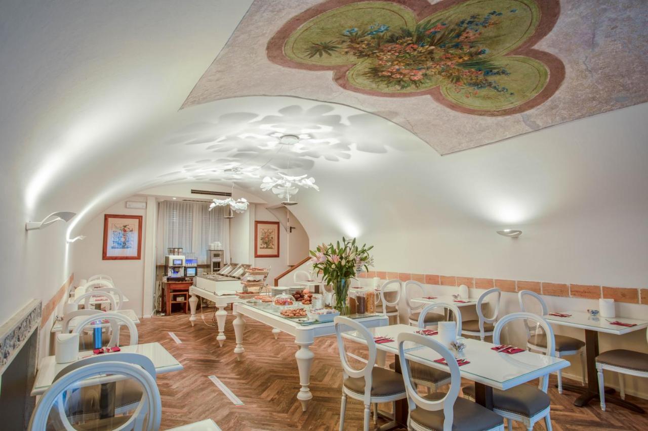 Hotel Degli Oleandri Sirmione Dış mekan fotoğraf